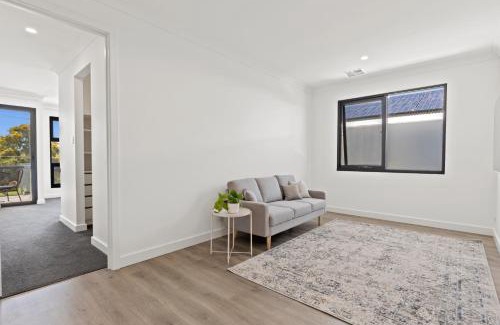 Henley Beach South House | Swainson on Lexington - 200m to Beach!