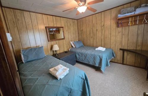 Oakland House | Swallow Falls Cabin 3