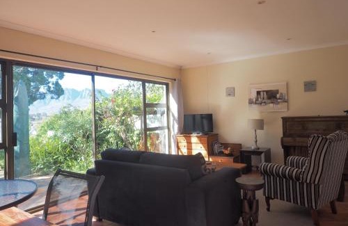 Somerset West Apartment | Swallow's Nest