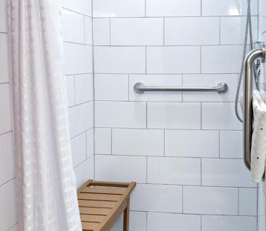 Salt Spring Island Apartment | Swallow's Perch Guest Suite
