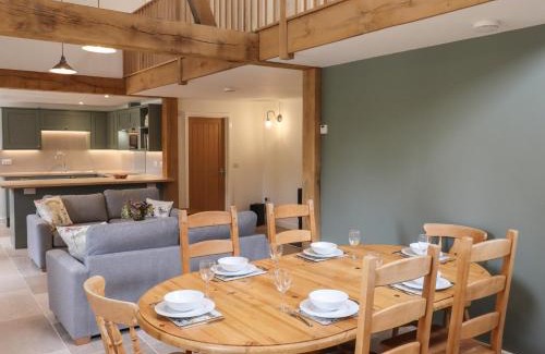Edenbridge House | Swallows Lodge