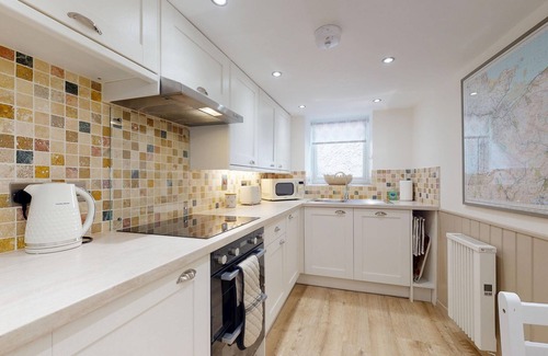 Rowen Cottage | Swan Cottage - One Bedroom Cottage, Sleeps 2