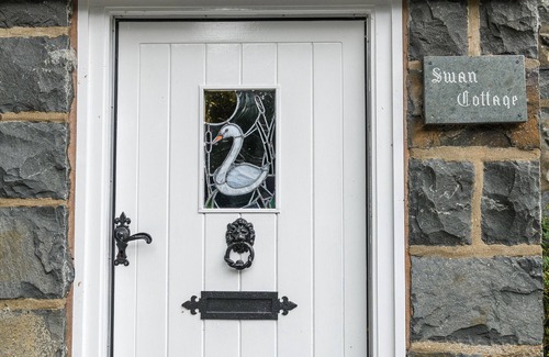 Rowen Cottage | Swan Cottage - One Bedroom Cottage, Sleeps 2