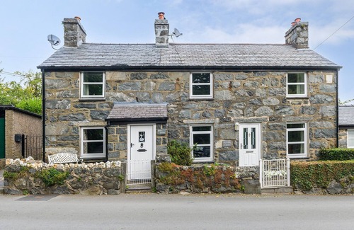 Rowen Cottage | Swan Cottage - One Bedroom Cottage, Sleeps 2