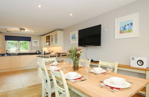 Eleighwater Cottage | SWANDOWN, 14 GOLDENHAYE, pet friendly in Cricket St. Thomas