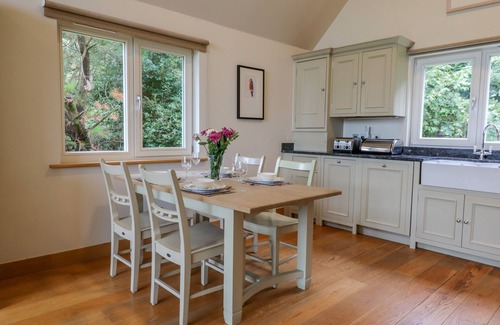 Eleighwater Cottage | SWANDOWN, 2 BLACKDOWN, family friendly in Cricket St. Thomas