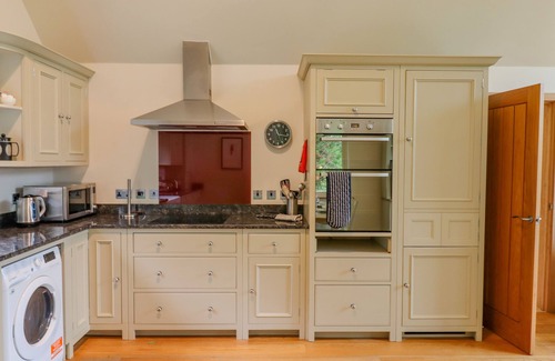 Eleighwater Cottage | SWANDOWN, 2 BLACKDOWN, family friendly in Cricket St. Thomas