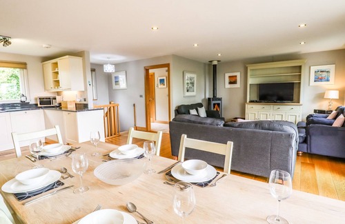 Eleighwater Cottage | SWANDOWN, 20 POLDON, romantic, with pool in Cricket St. Thomas