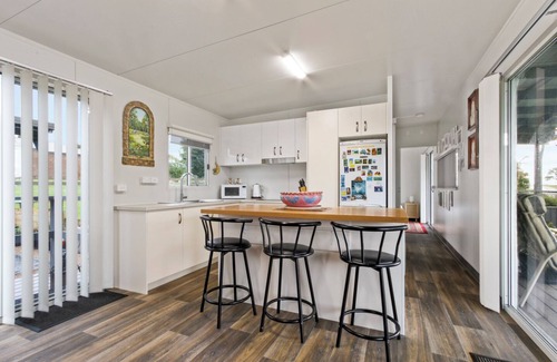 Metung House | Swans View in Metung