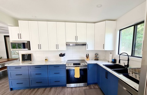 Swansea Point House | Swansea's best kept secret! Well situated, recently renovated, family operated.