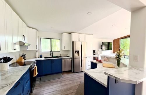 Swansea Point House | Swansea's best kept secret! Well situated, recently renovated, family operated.