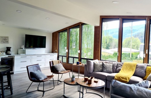 Swansea Point House | Swansea's best kept secret! Well situated, recently renovated, family operated.
