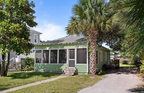 Grayton Beach House | Sweaty Palms - Grayton Beach, Close to the Red Bar, Steps to the Beach!