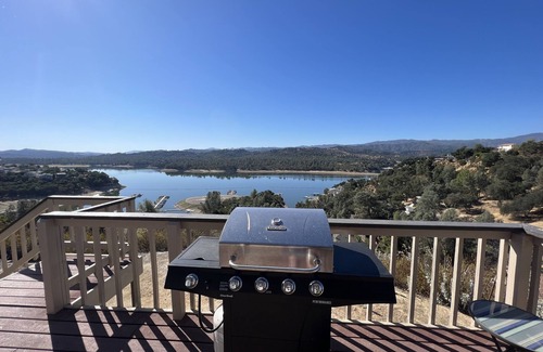 Oak Shores House | Sweeping Lake View, newly remodeled home and pet friendly!