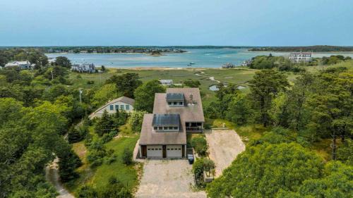 North Chatham House | Sweeping Views Minutes to Beach