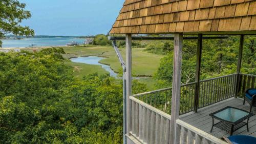 North Chatham House | Sweeping Views Minutes to Beach