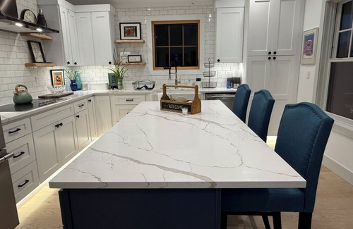 Mossyrock House | sweeping views, open living, large heated covered deck, marina community w/slip