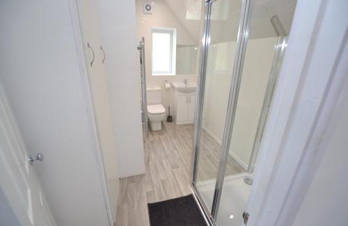 Maidstone House | Sweet Bea Bungalow - 4 Bed - Garden - Huge Drive - Maidstone