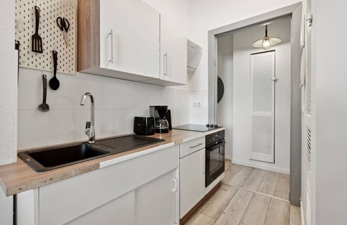 Rummelsburg Apartment | Sweet Central Tiny Apartment for 4 People