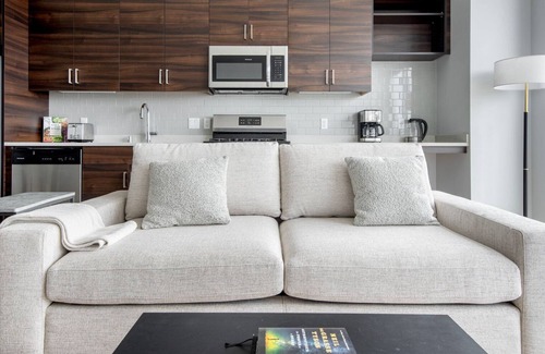 Civic Center Apartment | Sweet Hayes Valley 1BR w/Pool, Spa, Gym, Sports & A/C, by Blueground