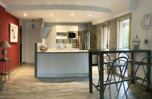 Riou - Petit Juas - Av de Grasse Apartment | Sweet Home Beautiful 2-room apartment 53m2 & pleasant terrace. 4 Travellers