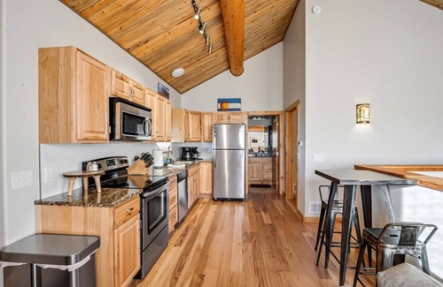 Michigan Hill Cabin | Sweet MTN Cabin 2bedroom 2bath picturesque views