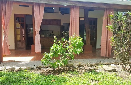 Playa Coyote House | Sweet Retreat, close to the beach - Sleeps 3 People - with Pool!