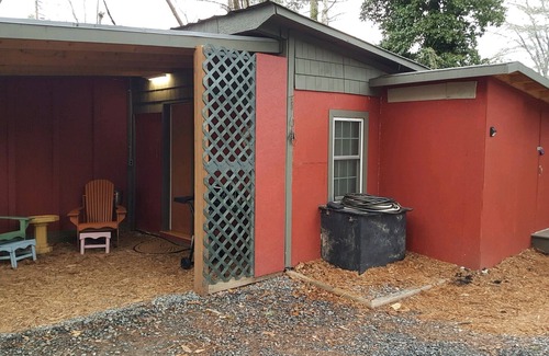 Penrose House | Sweet Suite 3 minutes to Dupont State Forest! Take a hike or bring your Bike!