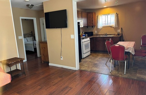 Del Aire House | SweetHome-Close to Beaches , LA Airport &Freeway 405&105