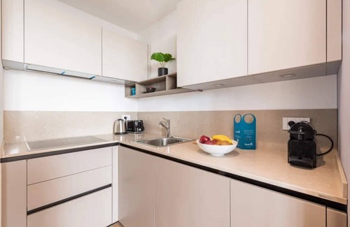 San Babila Apartment | Sweett | Central tower I
