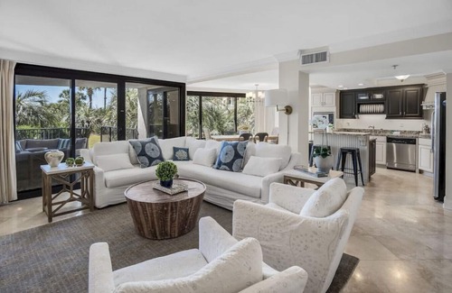 Sandestin Condo | SweptAway- Gorgeous Beachside 1 Condo in Sandestin Golf and Beach Resort