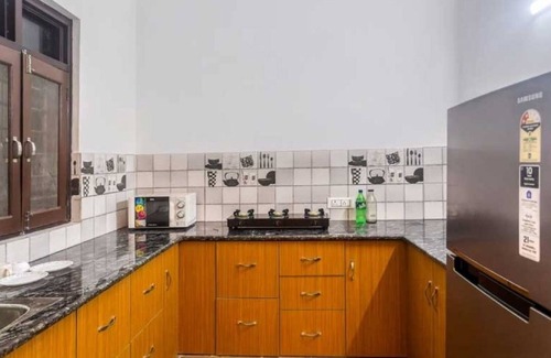 Ramnagar Apartment | Swimming Pool, Bonfire, Hot Water Jacuzzi, 360 mountain view, Balcony