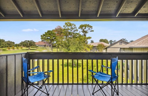 Diamondhead House | Swing on Over to this Golf Club Condo