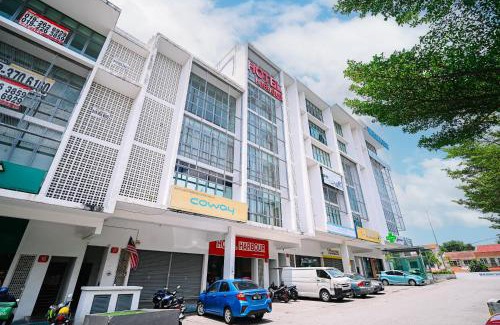 Klang Hotel | Swing & Pillows - I-City, Shah Alam
