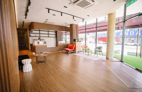 Kota Warisan Hotel | Swing & Pillows - Kota Warisan, Sepang