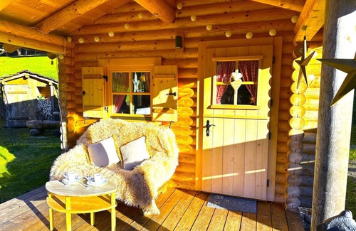 Sigriswil Cabin | SwissHut Idyllic Farm Cabin - Chalet Grabenmühle 1