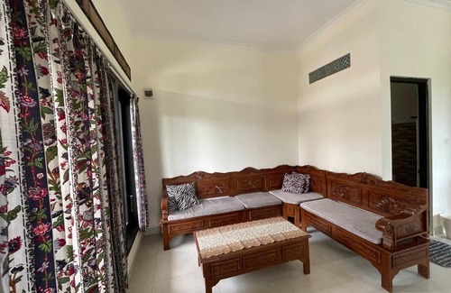 Cibodas House | SYARIAH - Cozy 3BR House - 8min From City Centre by Sakura