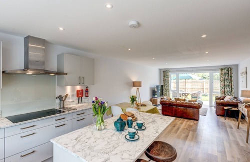 Botley Apartment | Sycamore House | Oxford Holiday Let | 2 Beds & Sleeps 4