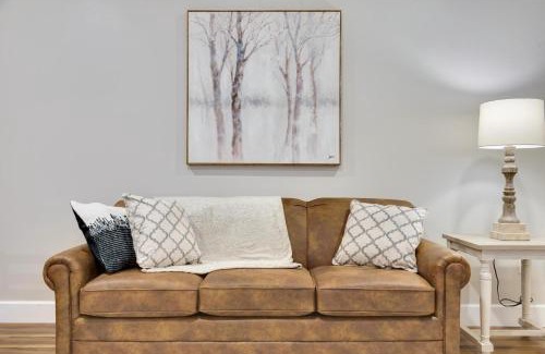 Berlin Apartment | Sycamore Suite - Main Street Lodge in Berlin