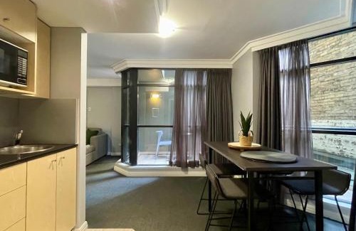 Haymarket Apartment | Sydney City Getaway 1 Bdrm Apt 2 Bathrms Sleeps 4