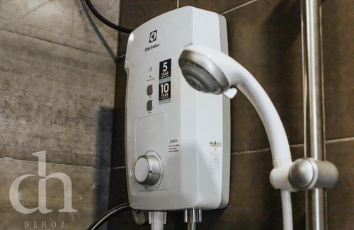 Seri Kembangan Apartment | Symphony Tower -Simfo 1- "Free Wifi, Parking, Nice view"