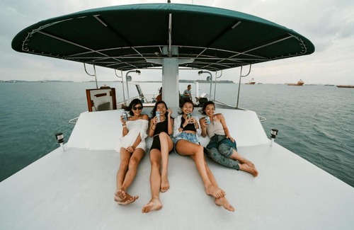 Queenstown Boat Rental | Synergy B