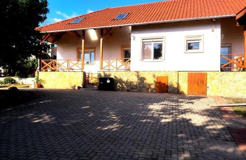 Osku Apartment | Szandra Vendégház