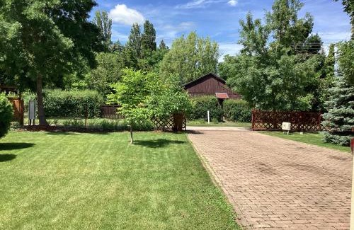 Szigliget House | Szigliget Strand mellet levő, csendes, kényelmes ház