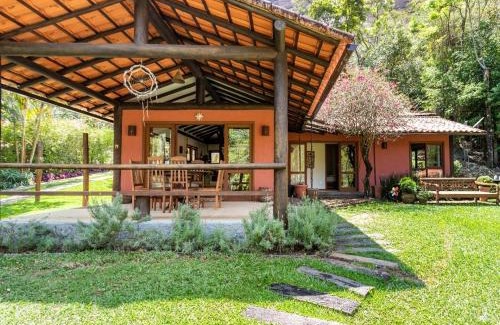 Araras House | Tékinfin, você chegou! Lindo sítio em Secretário!