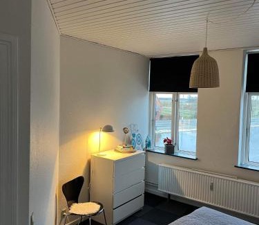 Tonder Apartment | Tønders bedste udsigt et værelse stue spisestue køkken badeværelse