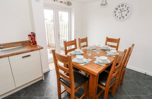 Ogmore-by-Sea Cottage | T? GLAS, pet friendly, country holiday cottage in St Brides Major