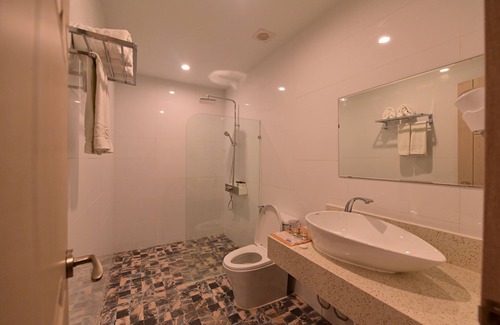 Suba Basbas Hotel | T Shine Resort and Spa