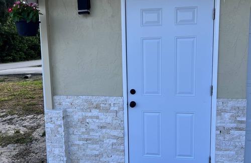 San Carlos Park Apartment | t1.Peaceful Getaway in Fort Myers – Great Location!nt2.Spacious & Stylish Apartm