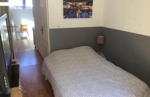 Bompard House | T2 équipé au calme + Terrasse à 1 km de la Mer